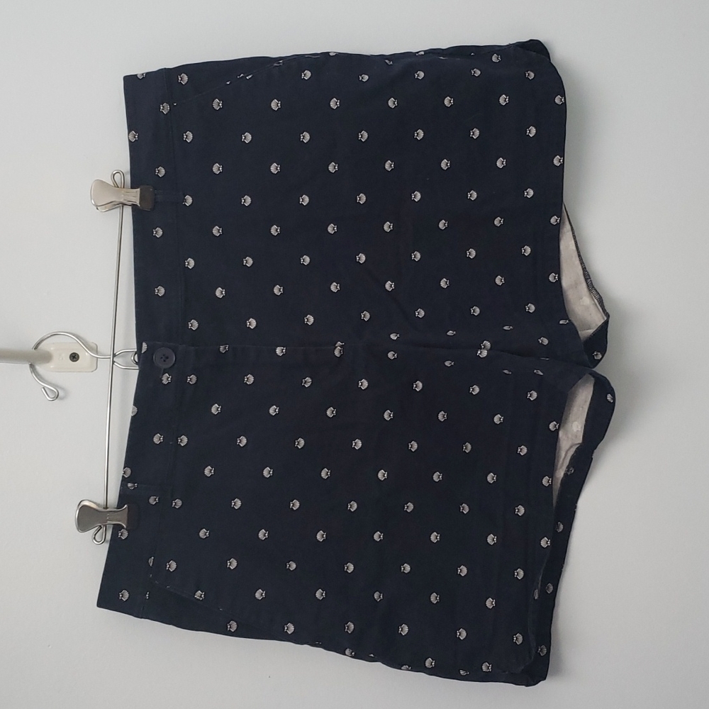 TALBOTS 🐚 Size 16 Navy Blue Shell Print Shorts Flat Front